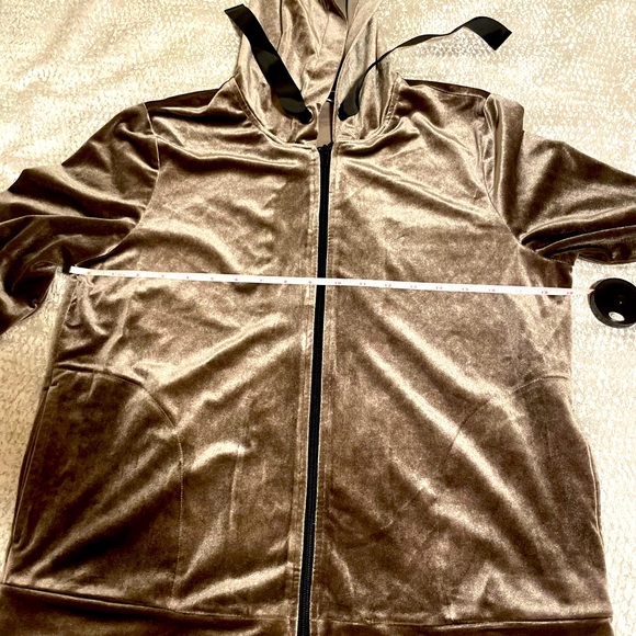 2pc Velour athletic set. Elevated Casual - Picture 8 of 8